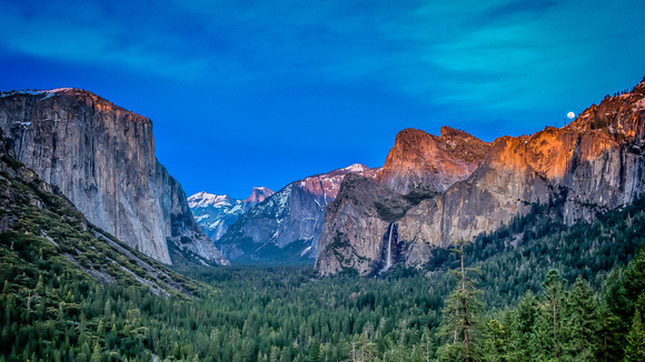 Yosemite Valley Overlook - Yosemite National Park